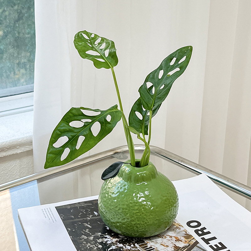 Plastic Vase, Green-Orange Vas - Desk Setup Green recension och pris