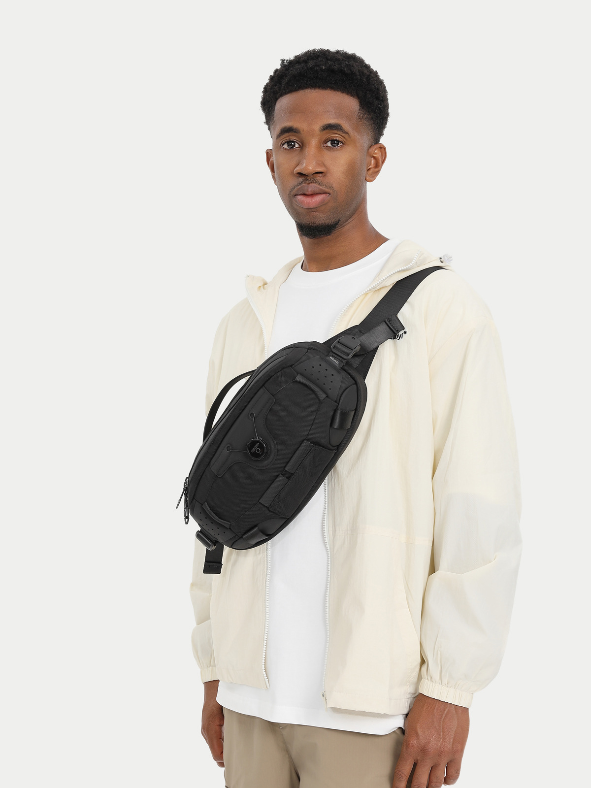 OZUKO Multi-function Chest Bag - Dual Phone Holder recension och pris